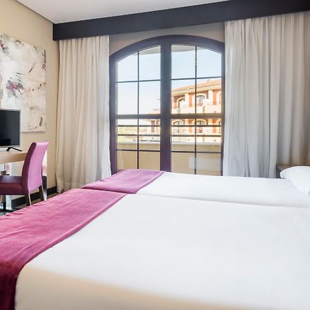 Ilunion Golf Badajoz Hotel Bagian luar foto