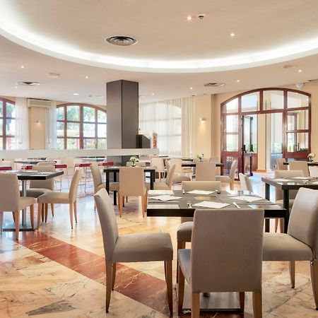 Ilunion Golf Badajoz Hotel Bagian luar foto