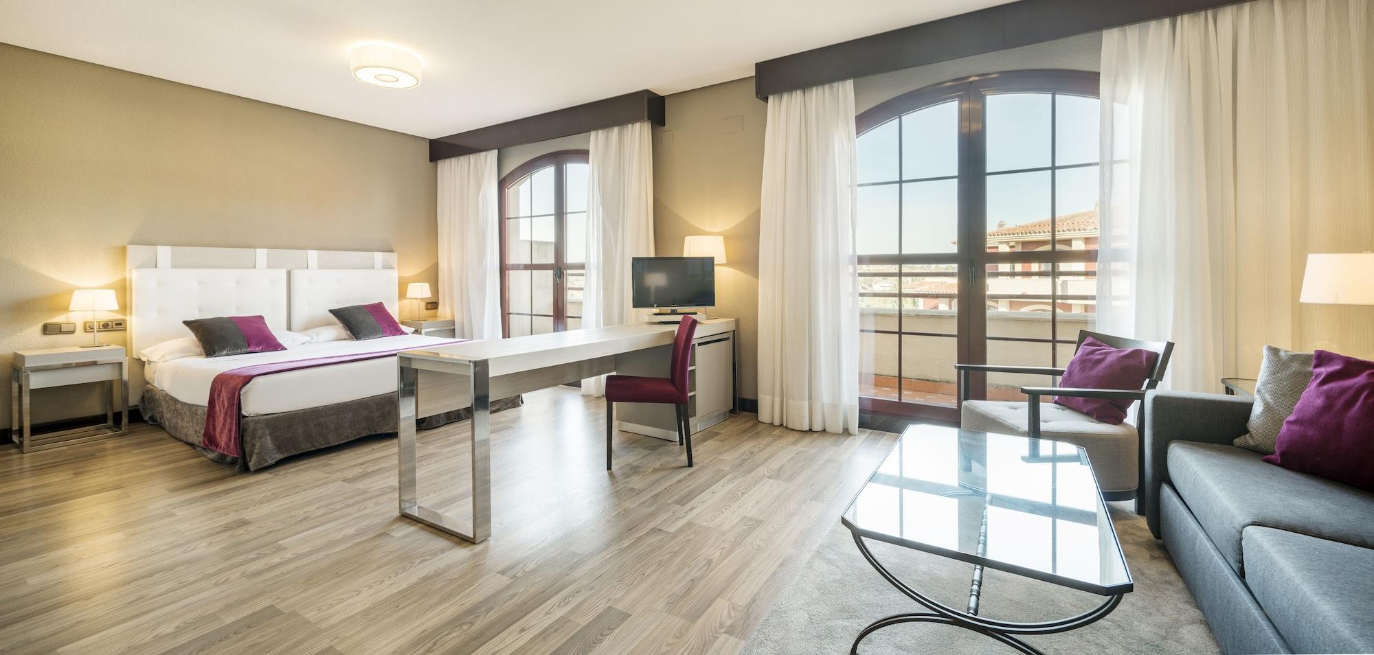 Ilunion Golf Badajoz Hotel Bagian luar foto