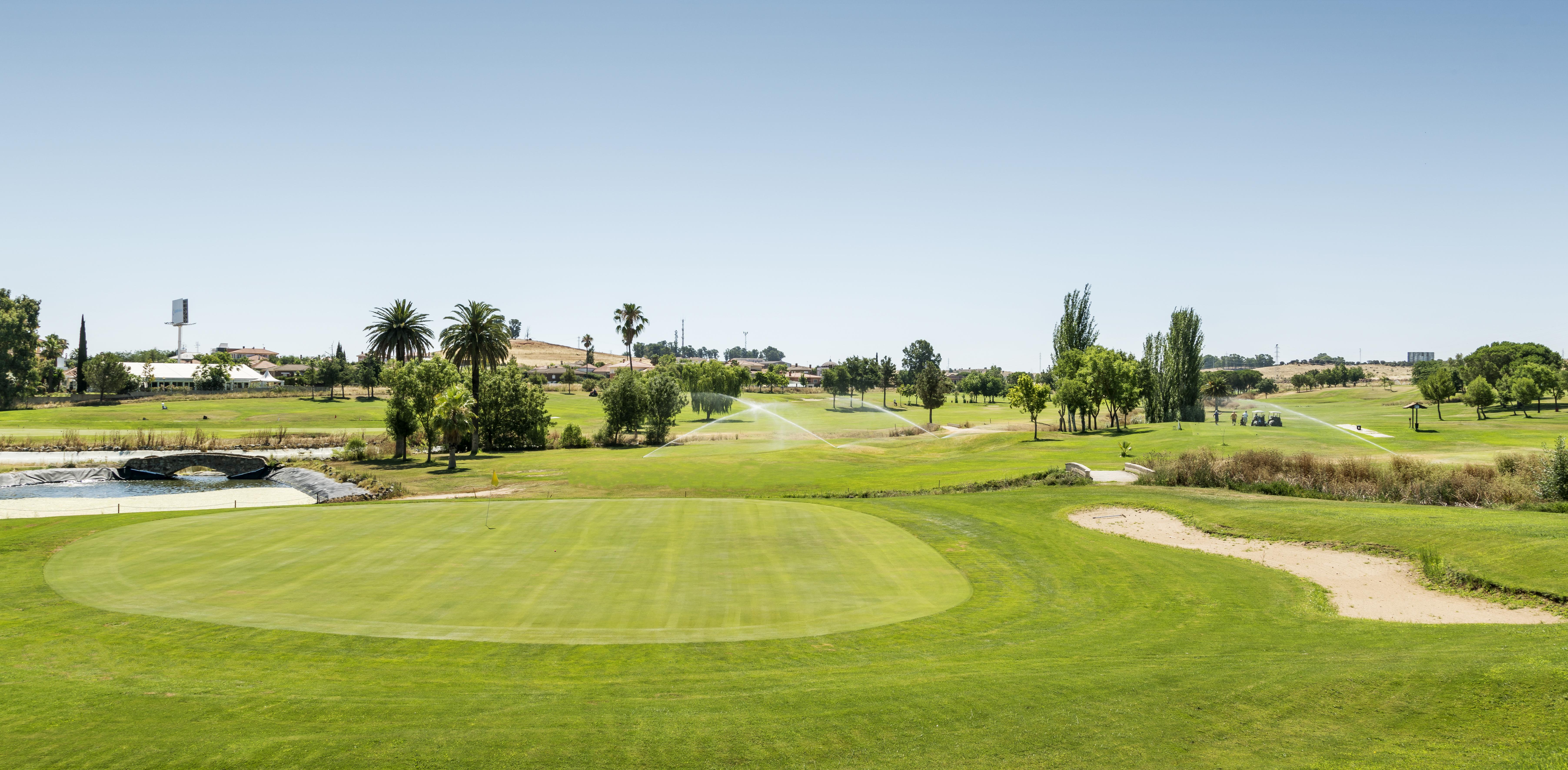 Ilunion Golf Badajoz Hotel Bagian luar foto