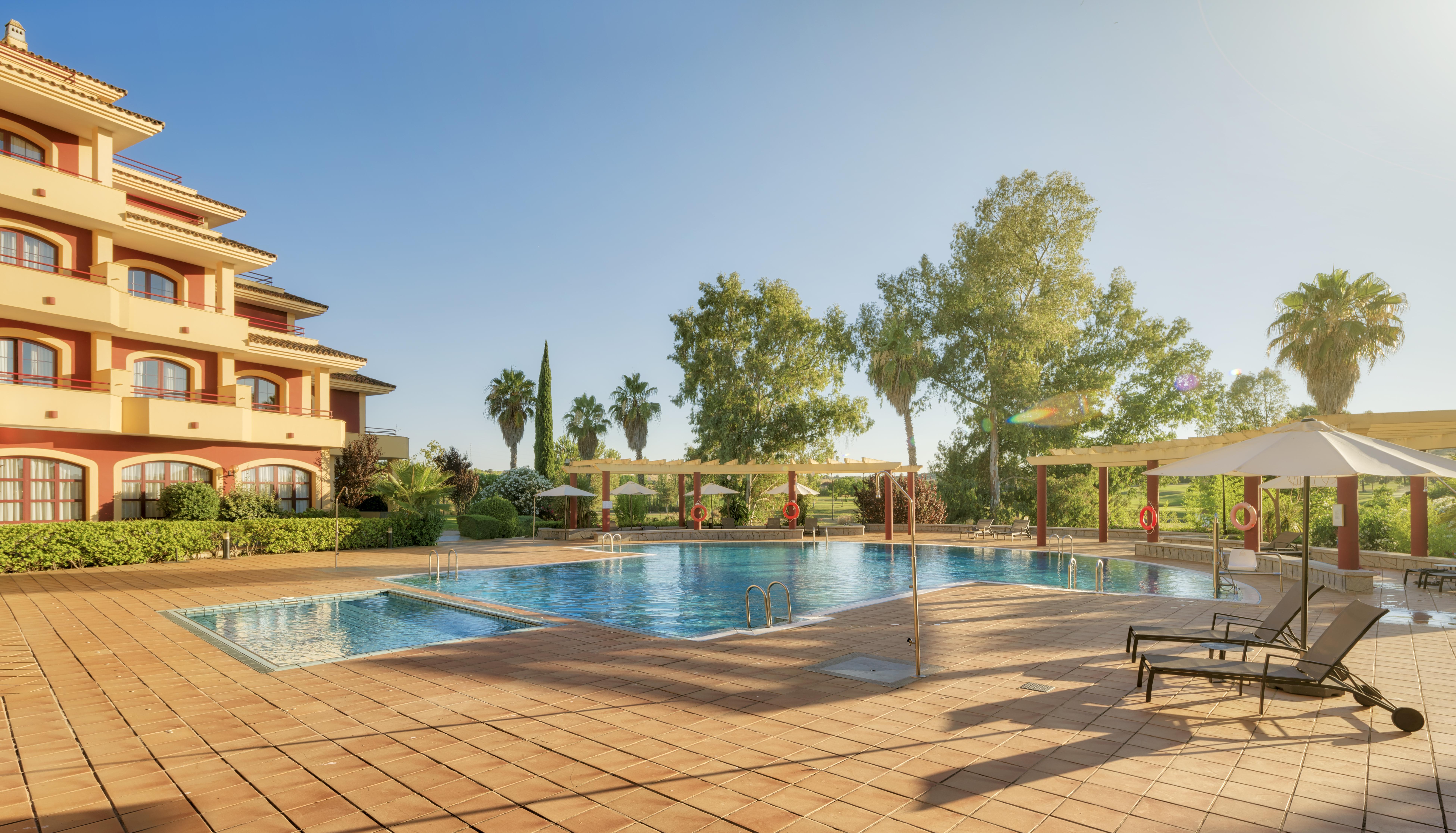 Ilunion Golf Badajoz Hotel Bagian luar foto