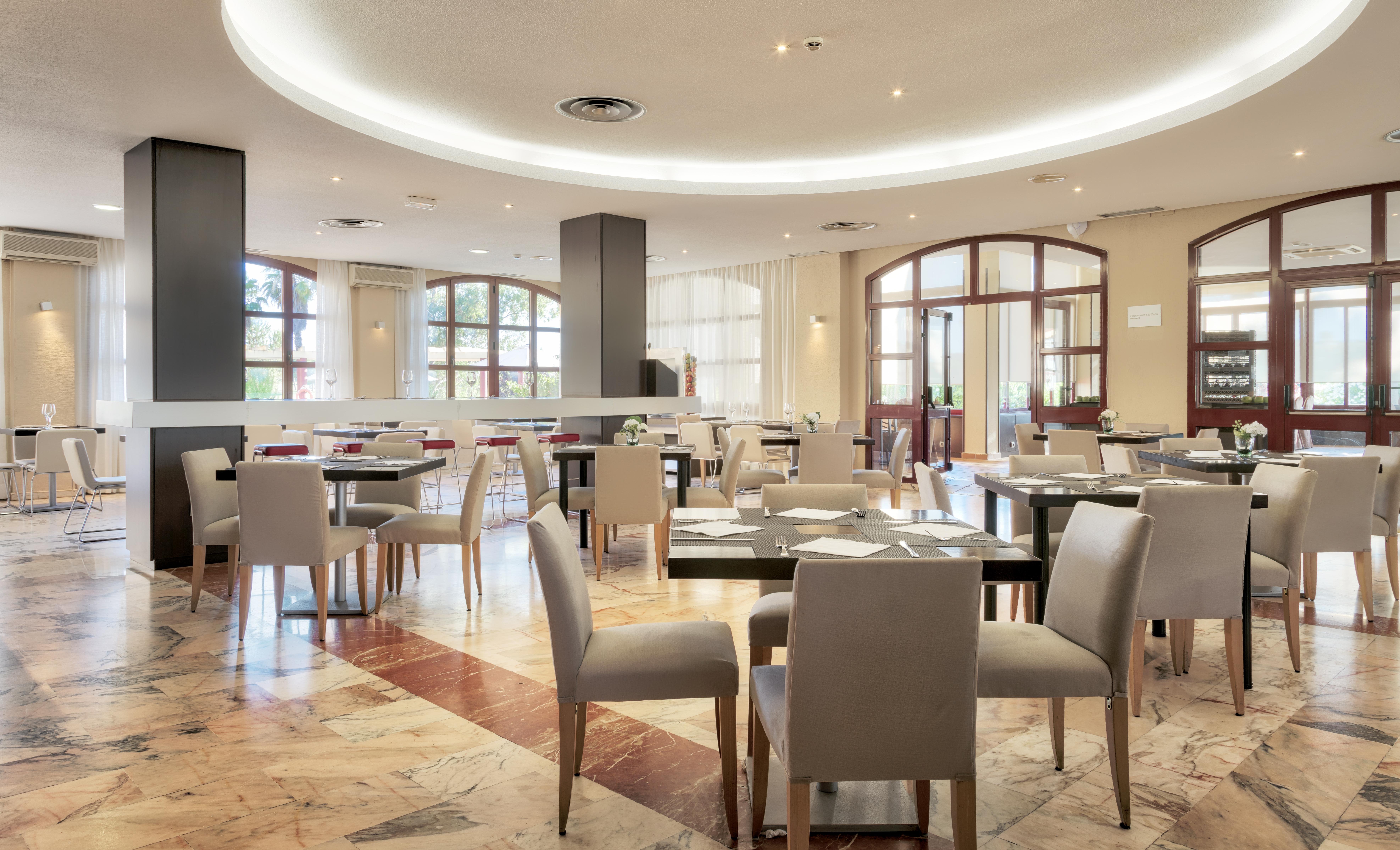 Ilunion Golf Badajoz Hotel Bagian luar foto