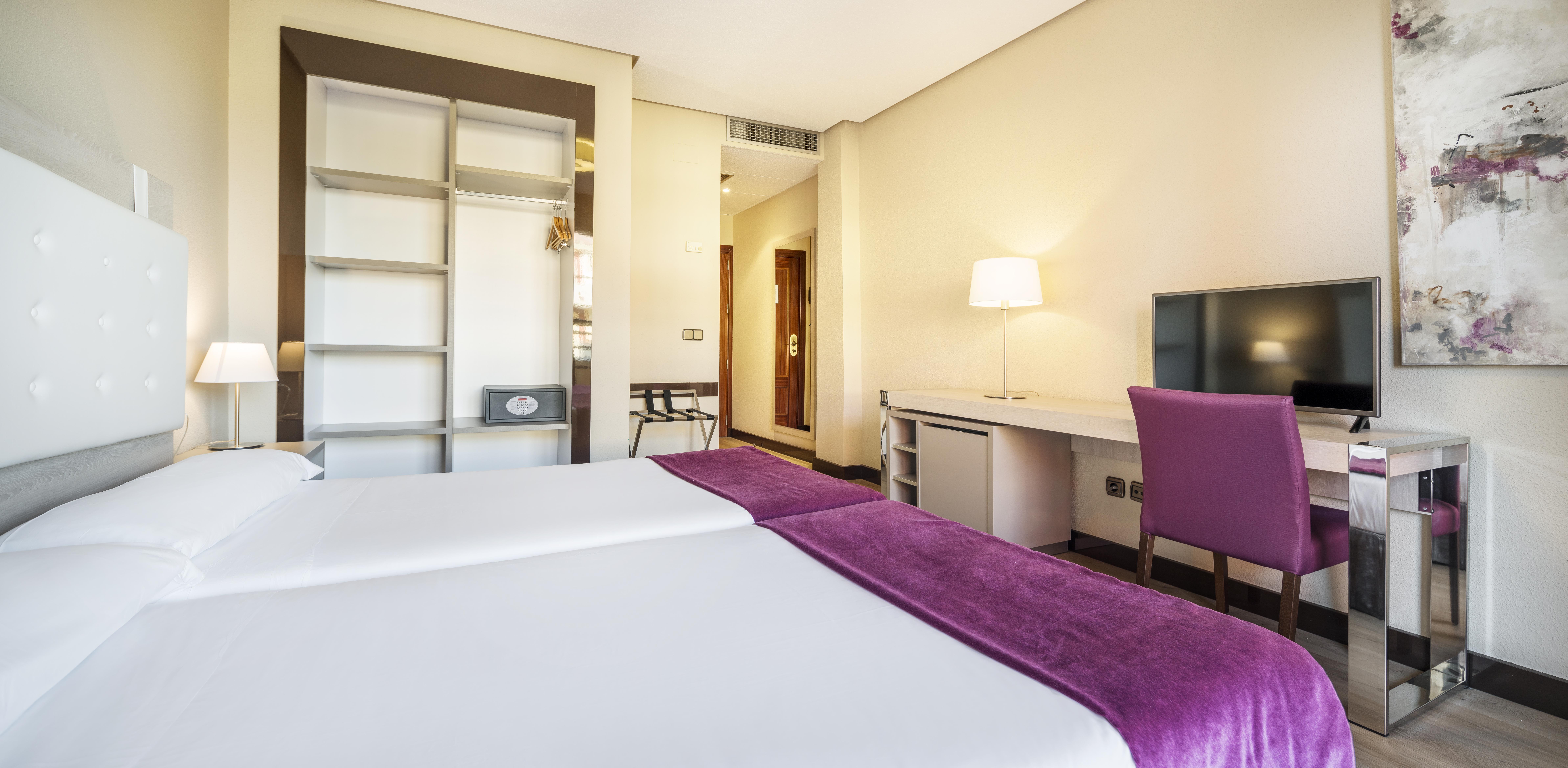 Ilunion Golf Badajoz Hotel Bagian luar foto