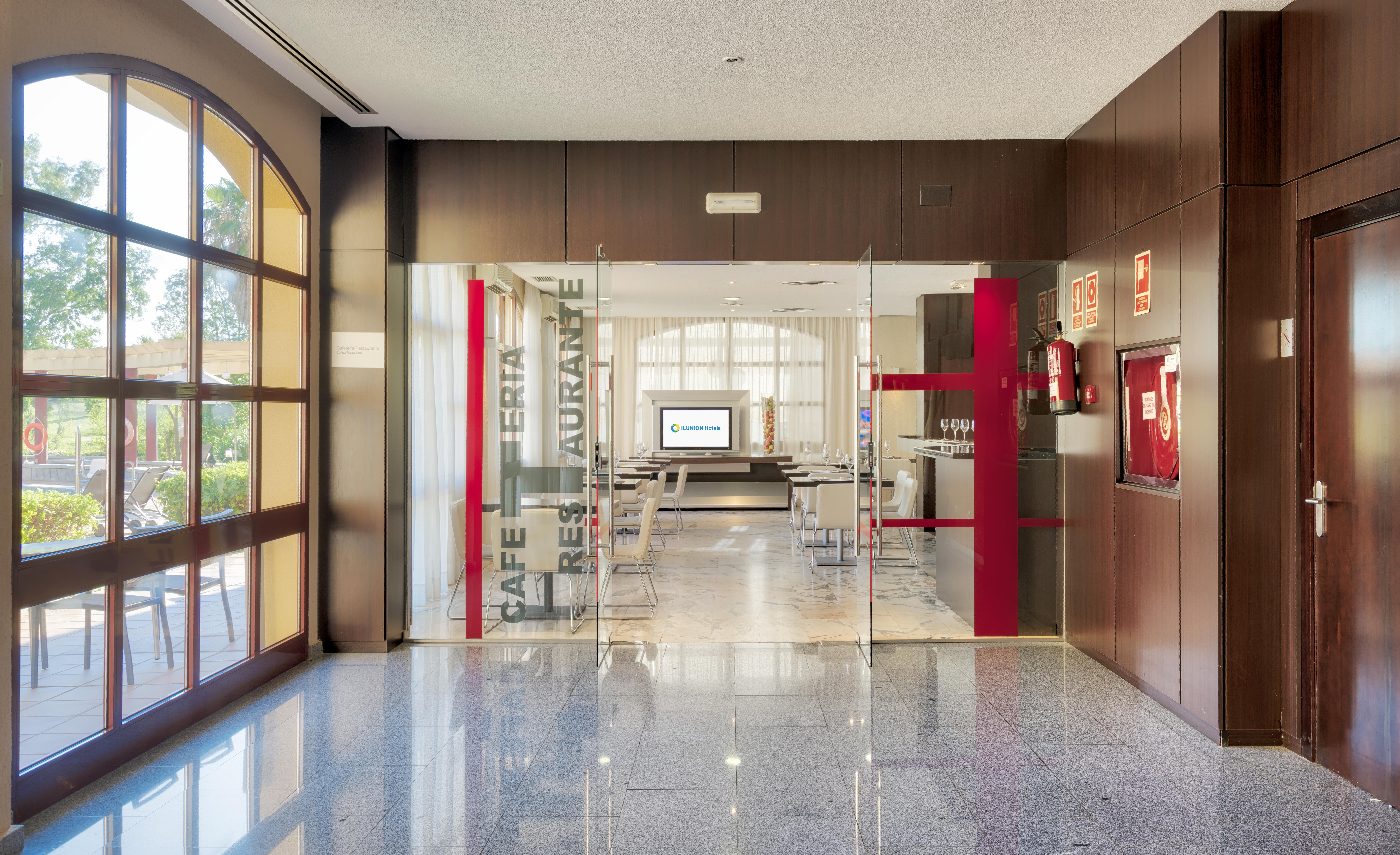 Ilunion Golf Badajoz Hotel Bagian luar foto