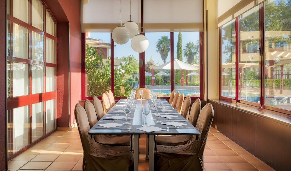 Ilunion Golf Badajoz Hotel Bagian luar foto